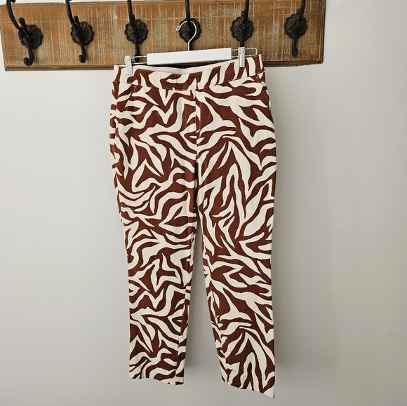 Spanx On The Go Print Ankle Slim Straight Leg Pants - Picture 4 of 11